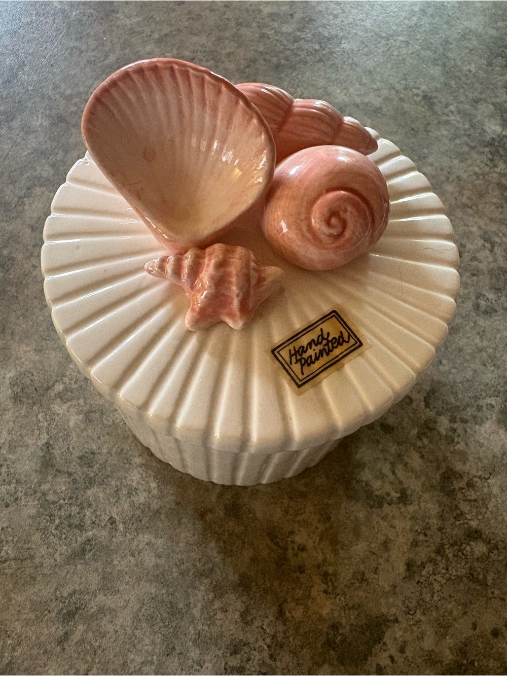 VTG 1976 Fitz & Floyd Ceramic Trinket Box Ribbed White Base & Pink Shells EUC